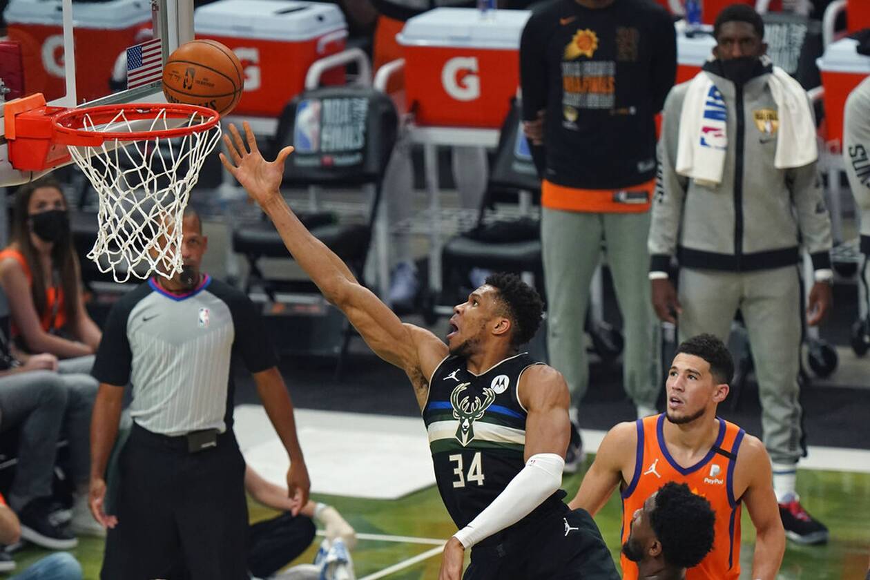 https://cdn.cnngreece.gr/media/news/2021/07/21/274915/photos/snapshot/MPAKS-NBA-TELIKOS-4.jpg