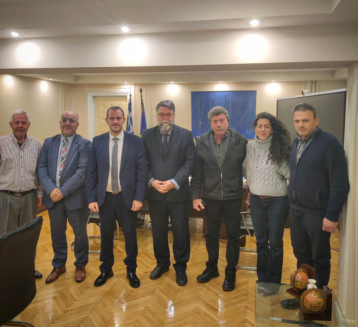 Θετική εξέλιξη για τις επιχειρήσεις της παραλίας του Μαραθώνα μετά από πρωτοβουλία του Βασίλη Οικονόμου