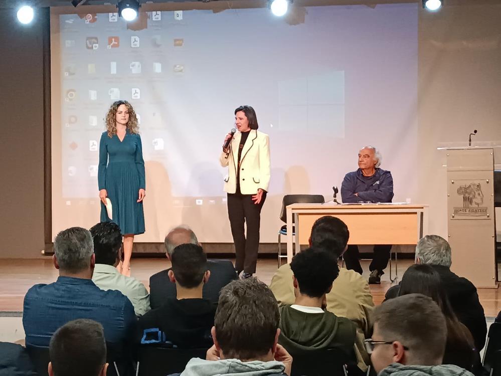 Επιτυχημένη η εκδήλωση του Δήμου Διονύσου για την οδική συμπεριφορά με ομιλητή τον "Ιαβέρη"