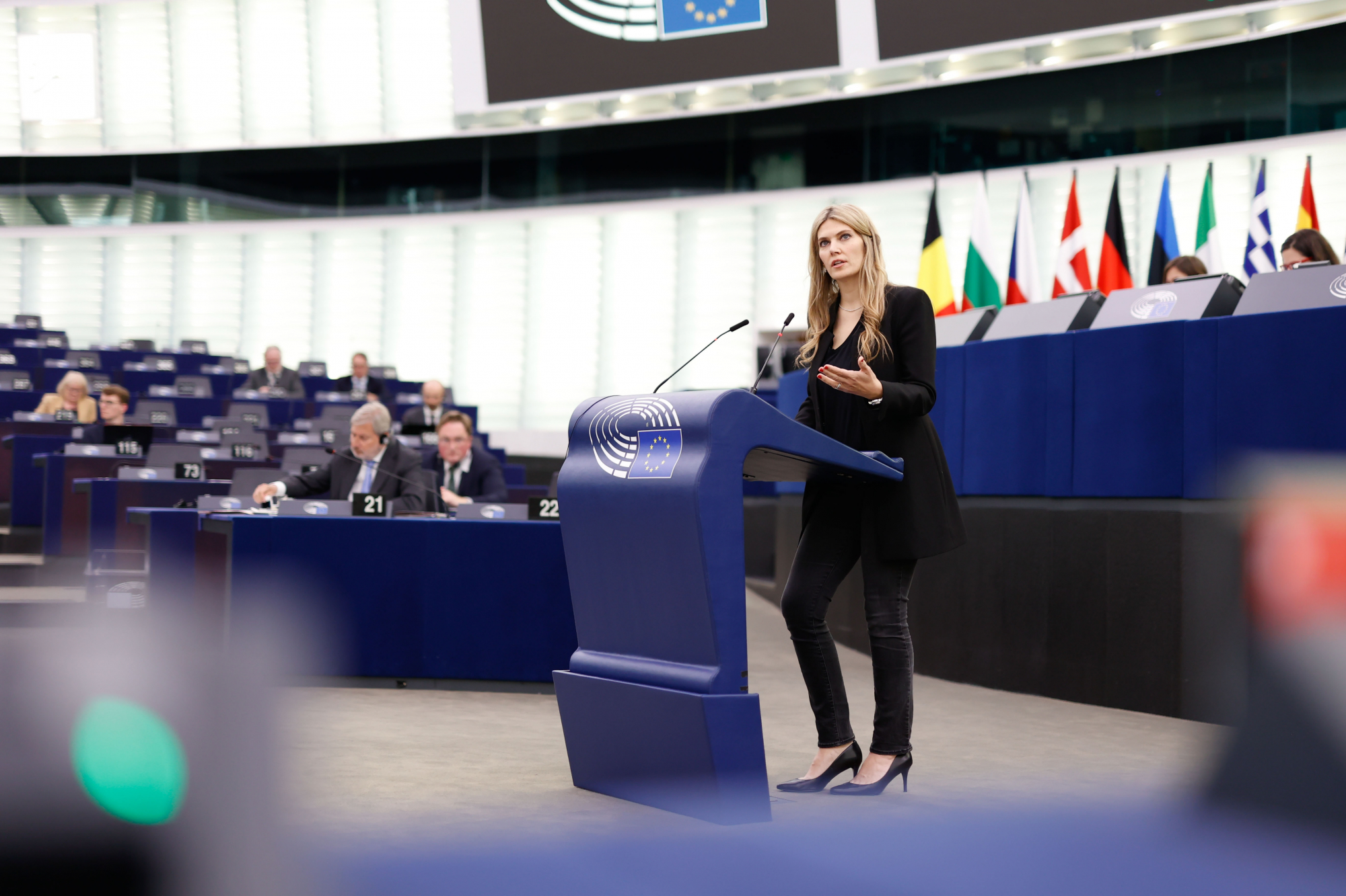 Λείπουν λεφτά; - Το ένταλμα σύλληψης της Εύας Καϊλή κάνει λόγο για «πολλά εκατομμύρια ευρώ» από το Qatargate