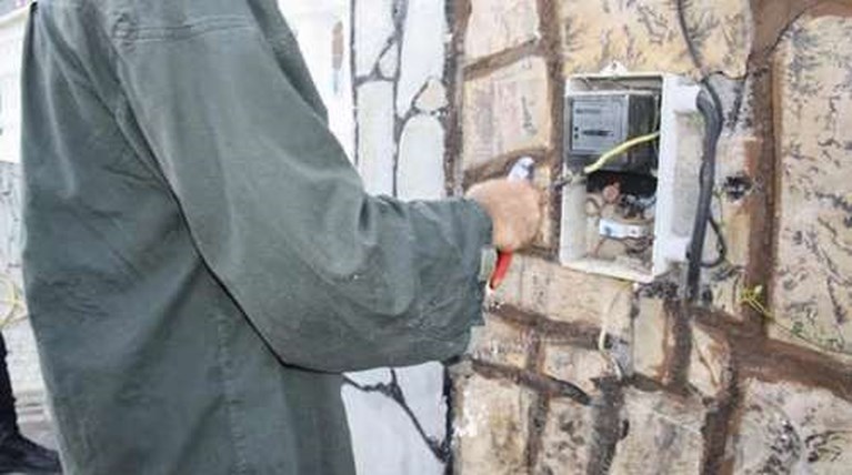 Μενίδι: Πήραν από συνεργείο του ΔΕΔΔΗΕ καλώδια 800 μέτρων και με αυτά έκαναν ρευματοκλοπή [βίντεο]