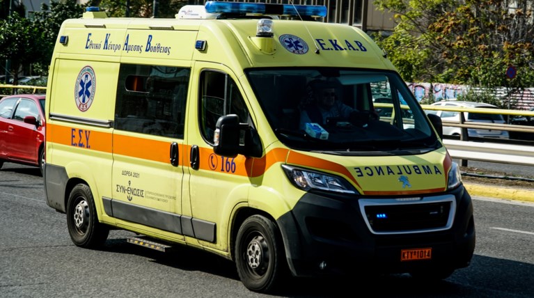 Τραγωδία στο Πόρτο Ράφτη: Νεκρός ποδηλάτης, τον χτύπησε βαν στη κεντρική λεωφόρο- Εκτοξεύτηκε στο απέναντι ρεύμα