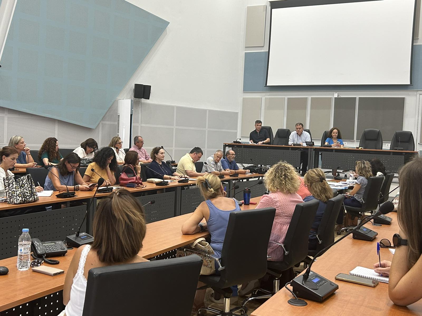 Συνάντηση με τους Διευθυντές όλων των Σχολικών Μονάδων του Δήμου Παλλήνης πραγματοποίησε ο Δήμαρχος Χρήστος Αηδόνης, ενόψει της νέας σχολικής χρονιάς