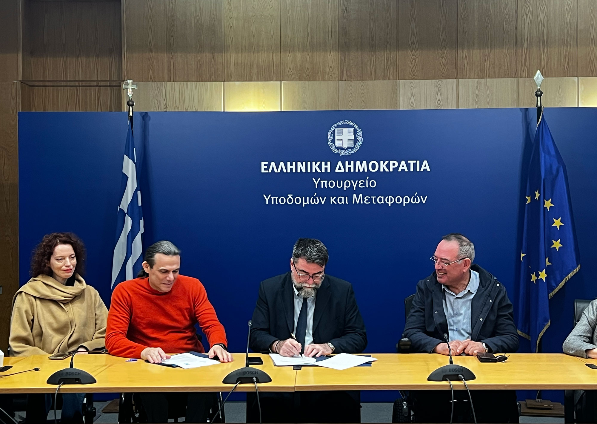 Υπογραφή μνημονίου συνεργασίας του Υπουργείου Υποδομών και Μεταφορών με την Εθνική Αθλητική Ομοσπονδία Ατόμων με Αναπηρίες