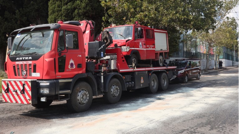Πάρνηθα: ΙΧ έπεσε στον γκρεμό - Ανασύρθηκε τραυματίας ο οδηγός