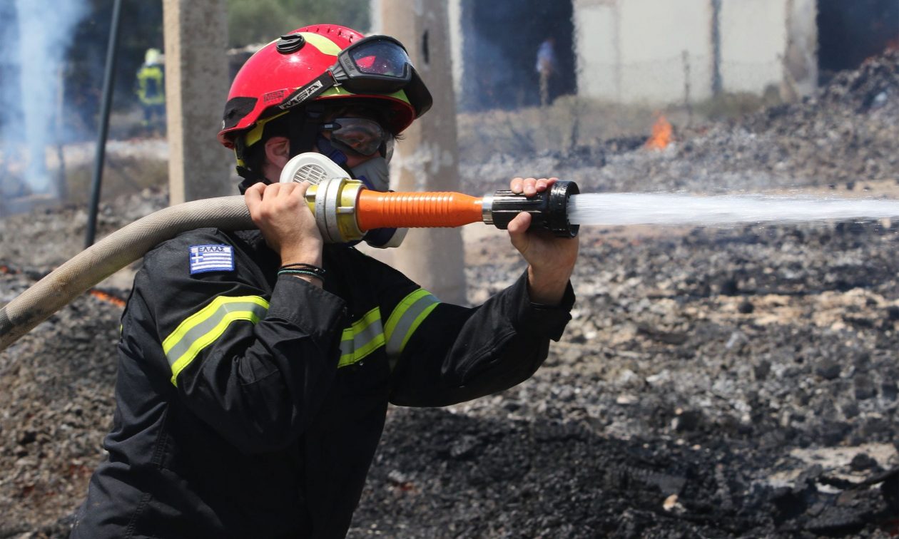 Φωτιά στις Αχαρνές – Μάχη της Πυροσβεστικής σε δύο μέτωπα