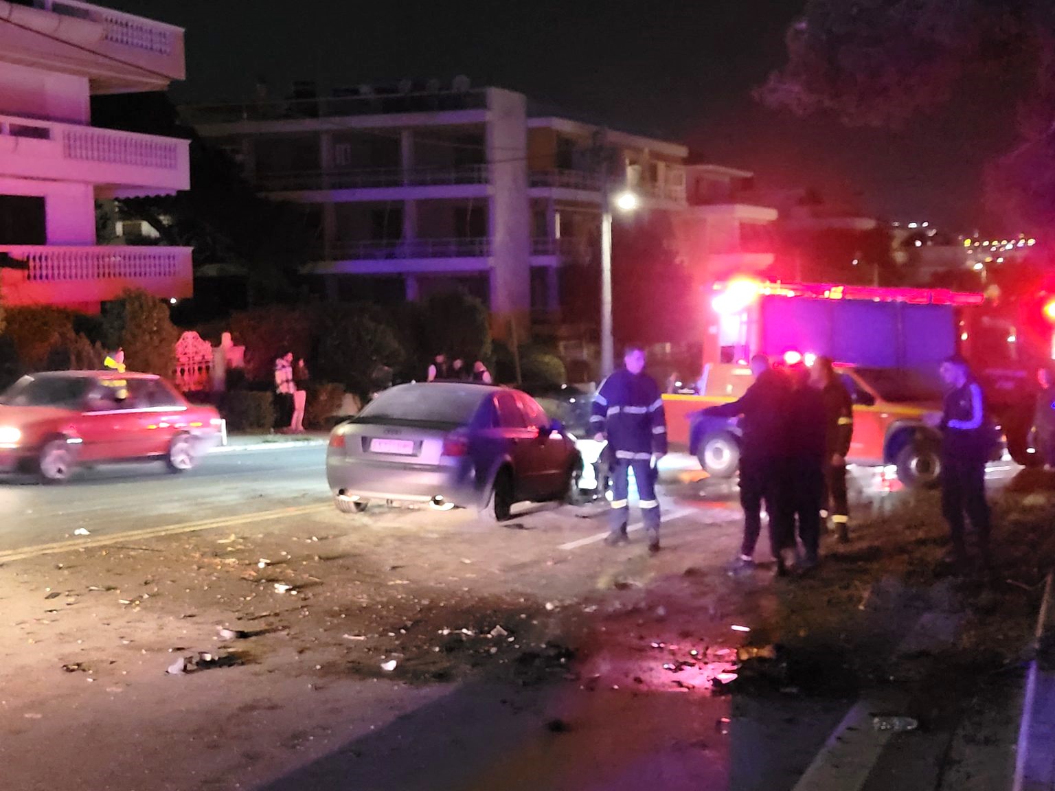 Σοβαρό τροχαίο ατύχημα στη Βάρκιζα – ΕΙΚΟΝΕΣ