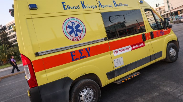 Τροχαίο στη Λεωφόρο Κηφισίας: Στο νοσοκομείο οδηγός μηχανής έπειτα από σύγκρουση με αυτοκίνητο
