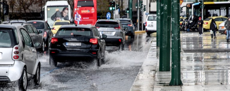 Μαρουσάκης: Ισχυρή κακοκαιρία από το Σάββατο, με κορύφωση την Κυριακή - Μεγάλοι όγκοι νερού και χιόνια