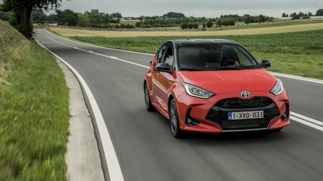 Video: Δείτε πόσο χρειάστηκε για να κλέψουν ένα Toyota Yaris στην Βάρη