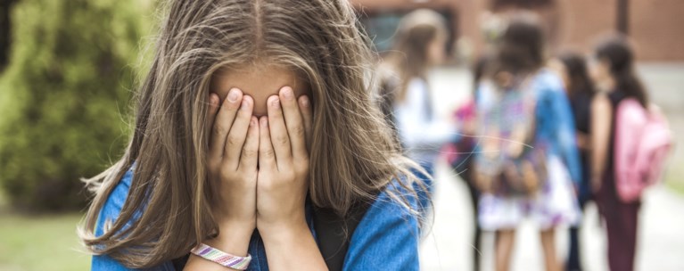 Γλυφάδα: Συνελήφθησαν οι δύο 14χρονες- και οι γονείς τους- για την επίθεση στη συμμαθήτριά τους - Ταυτοποιήθηκε ακόμα μια 16χρονη
