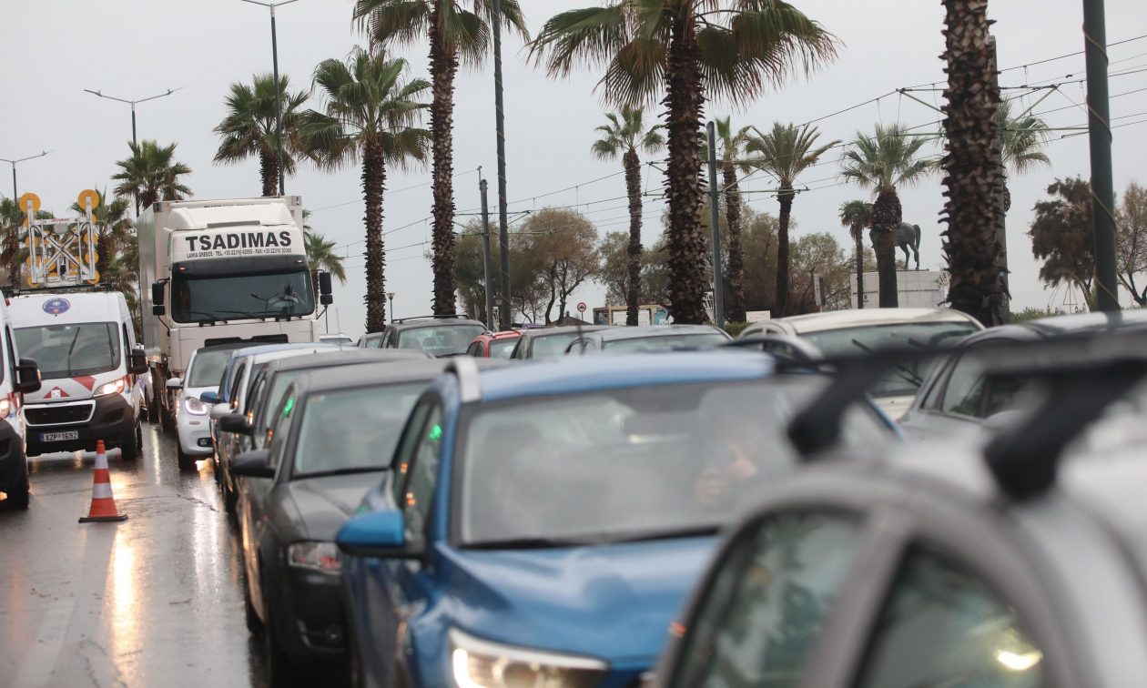 Τσουχτερό πρόστιμο σε όσους οδηγούν παλιά οχήματα - Για ποιο λόγο