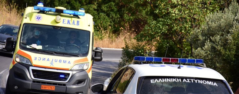 Ηλιούπολη: Δύο 17χρονες ανέβηκαν στον 6ο όροφο, κλείδωσαν την πόρτα και πήδηξαν στο κενό πιάσμενες χέρι-χέρι