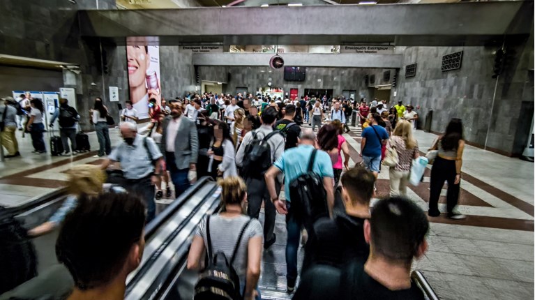 Πρεμιέρα για τις ανέπαφες πληρωμές σε μετρό, τραμ, λεωφορεία και τρόλεϊ - Τα οφέλη για τον επιβάτη