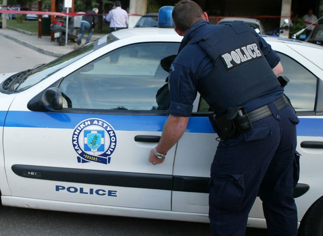 Άνδρας με κατσαβίδι τραυμάτισε επιβάτη λεωφορείου και αστυνομικούς στο Κορωπί