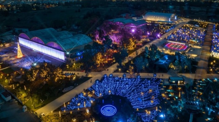 Το Ellinikon Experience Park στολίζεται για τα Χριστούγεννα - Καρουζέλ, σπιτάκια, φώτα, γιορτινές γεύσεις