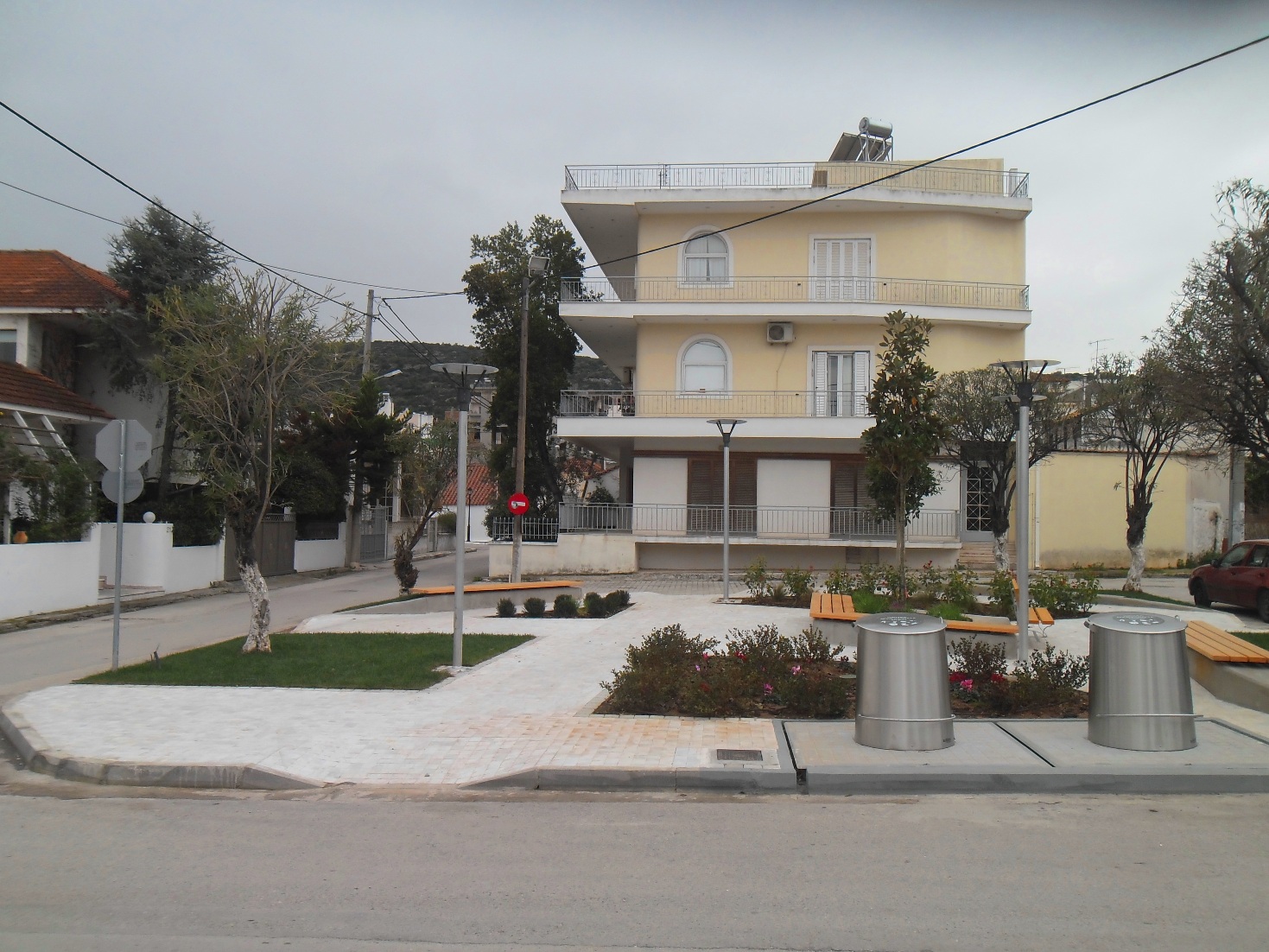 Σε ολοκλήρωση των εργασιών αναπλάσεως τους βρίσκονται οι πλατείες, Υφαντή (με τα δύο τμήματα της) και Οικονόμου στο Δήμο Κρωπίας