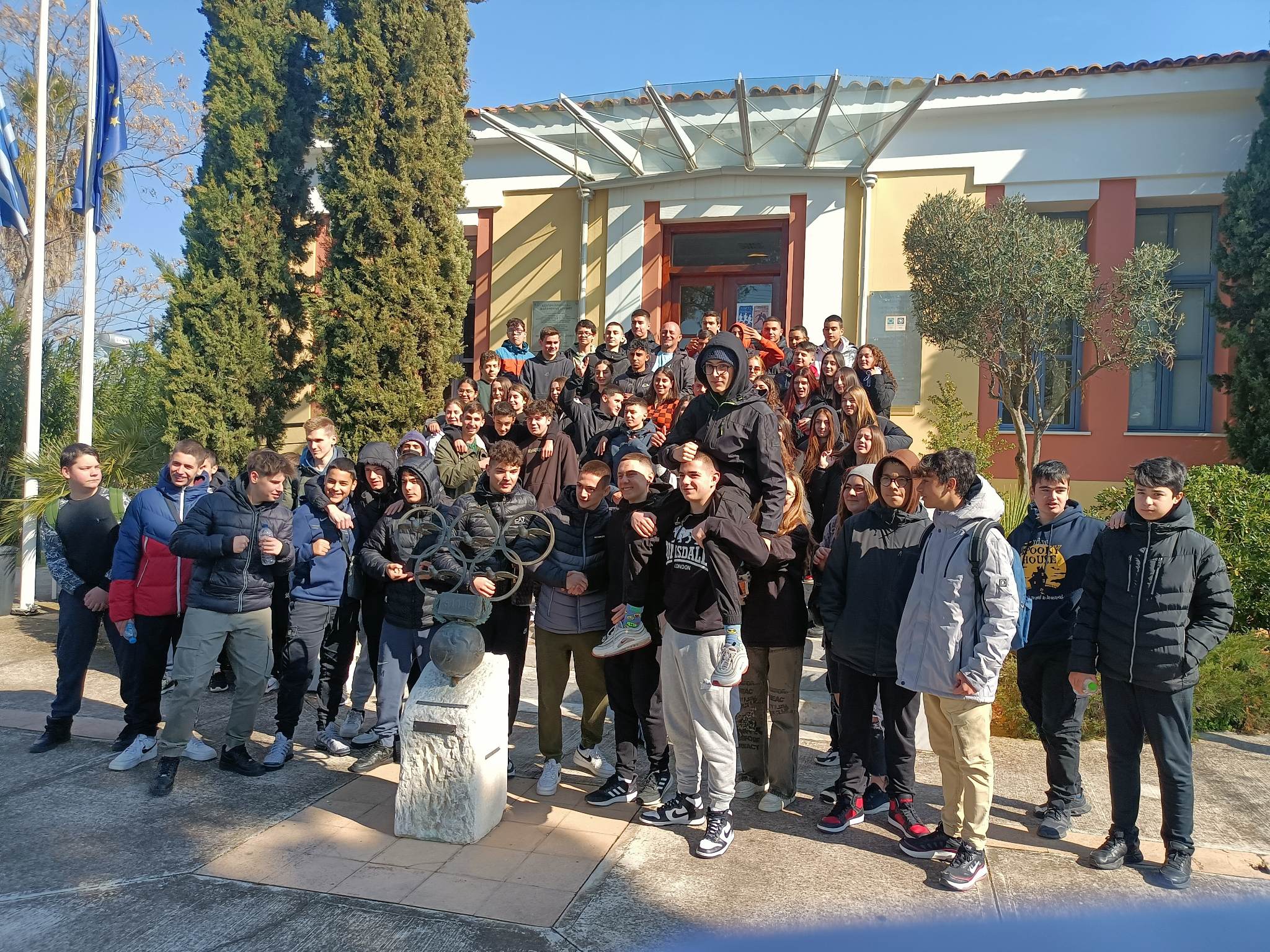 Μαθητές από το 1ο Γυμνάσιο Νέας Μάκρης ξεναγήθηκαν στο Μουσείο Μαραθωνίου Δρόμου και συμμετείχαν στο εκπαιδευτικό πρόγραμμα ενημέρωσης για τα Παραολυμπιακά Αθλήματα