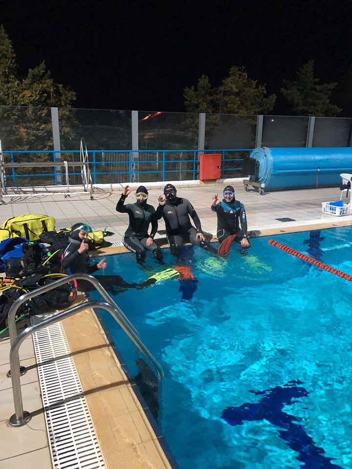 Σχολές κατάδυσης επιλέγουν το κολυμβητήριο Νέας Μάκρης για τις προπονήσεις τους
