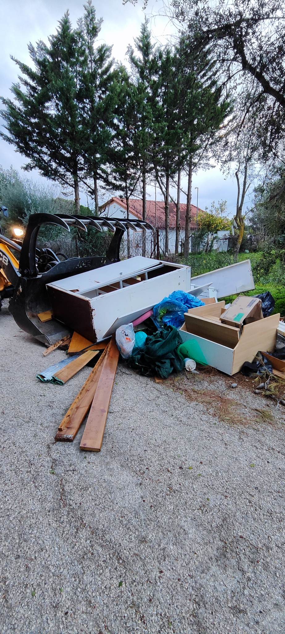 Αποκομιδές κλαδιών και απορριμάτων 10/2-17/2 από τα συνεργεία της Υπηρεσίας Καθαριότητας Δήμου Μαραθώνος