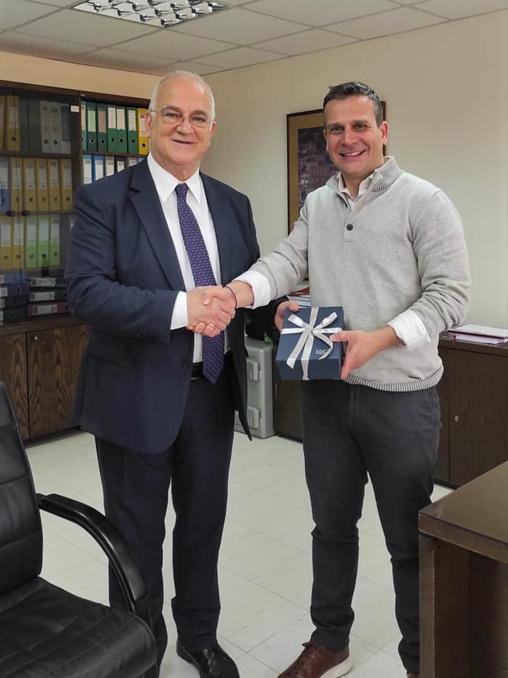 Δώροκάρτες αξίας 300 ευρώ, εξασφάλισε ο Δήμος Παλλήνης, για την αγορά τροφίμων και άλλων βασικών ειδών για 14 πυρόπληκτα νοικοκυριά