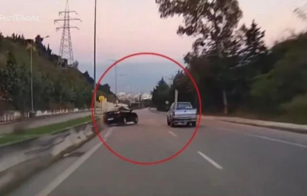 Αυτοκίνητο έφερε τούμπες μπροστά σε κάμερα