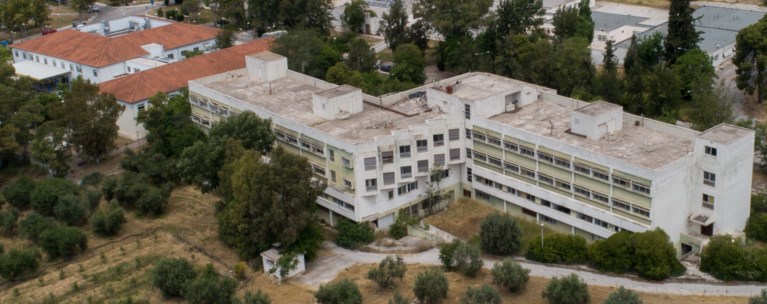 Δαφνί: Είχε σκοτώσει κι άλλη γυναίκα ο 47χρονος που έσφαξε με σπασμένο καθρέφτη τη 44χρονη ασθενή - Παραμένει άφαντος