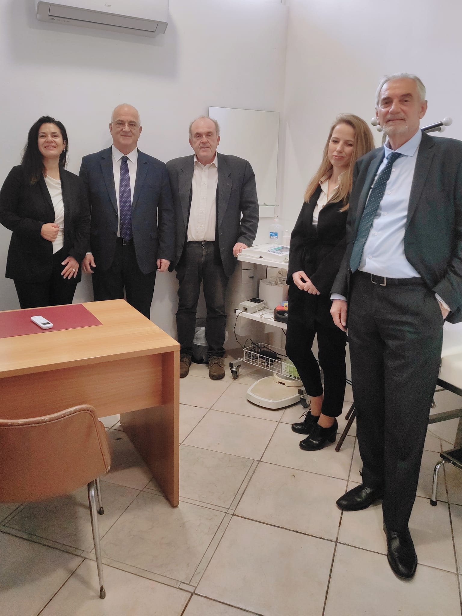 Ο Δήμαρχος Παλλήνης Θανάσης Ζούτσος επισκέφτηκε τα Δημοτικά Ιατρεία και συνομίλησε με το ιατρικό προσωπικό, τους ψυχολόγους καθώς και τους εργαζόμενους του Τμήματος Υγείας