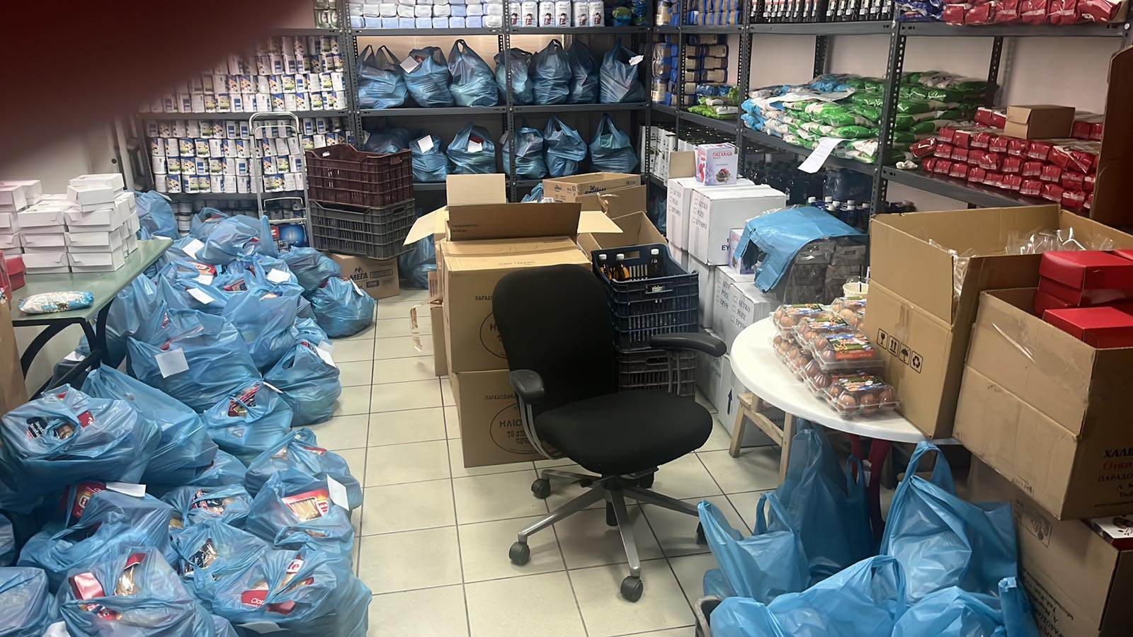 Πασχαλινή διανομή κοινωνικού παντοπωλείου Δήμου Διονύσου