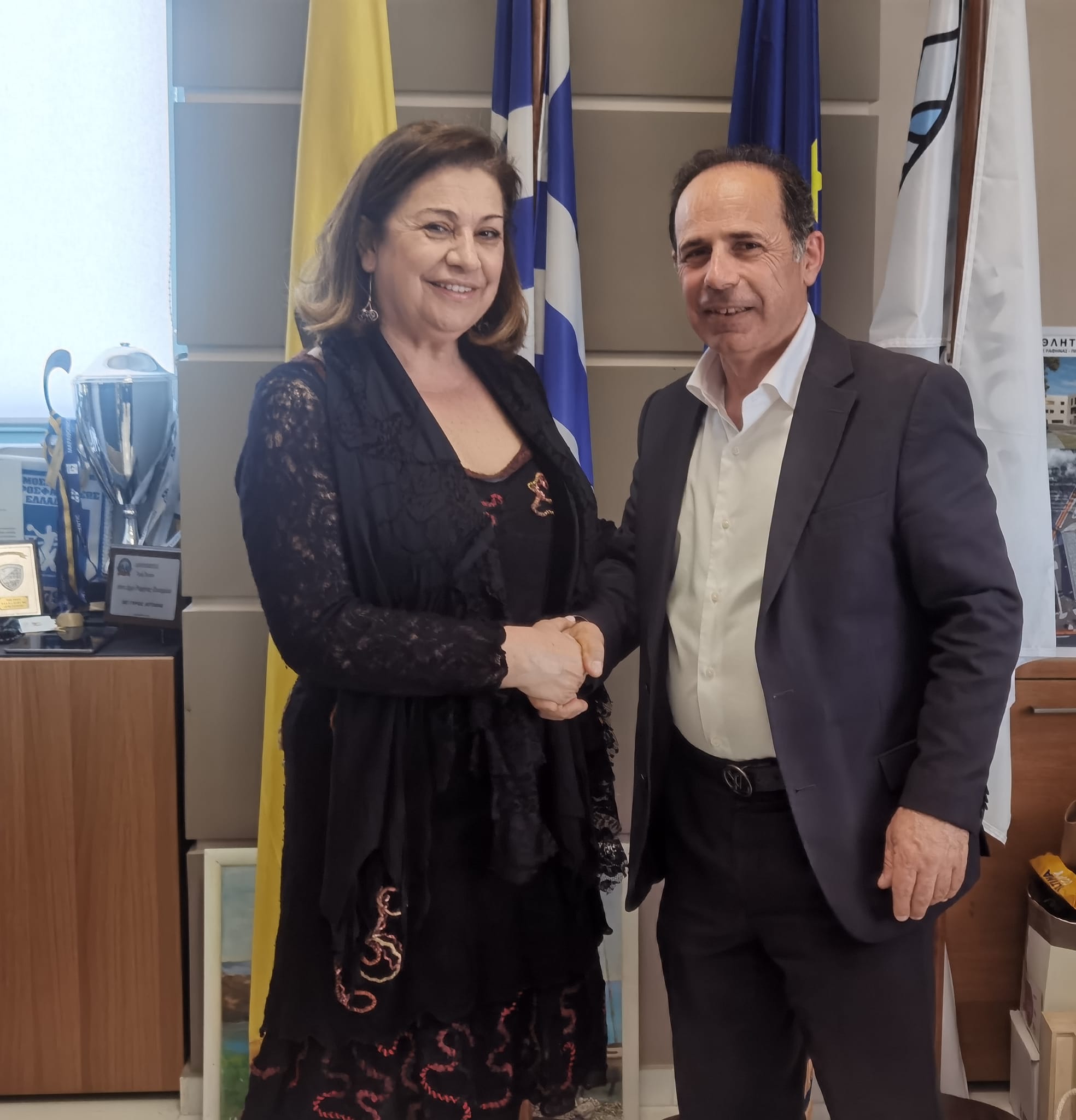Η Νίκη Πρωτοπαπά  - Τρανούλη στην παράταξη "Σύγχρονη Πολιτεία -Συνεργασία Ενεργών Πολιτών" του Ευάγγελου Μπουρνούς