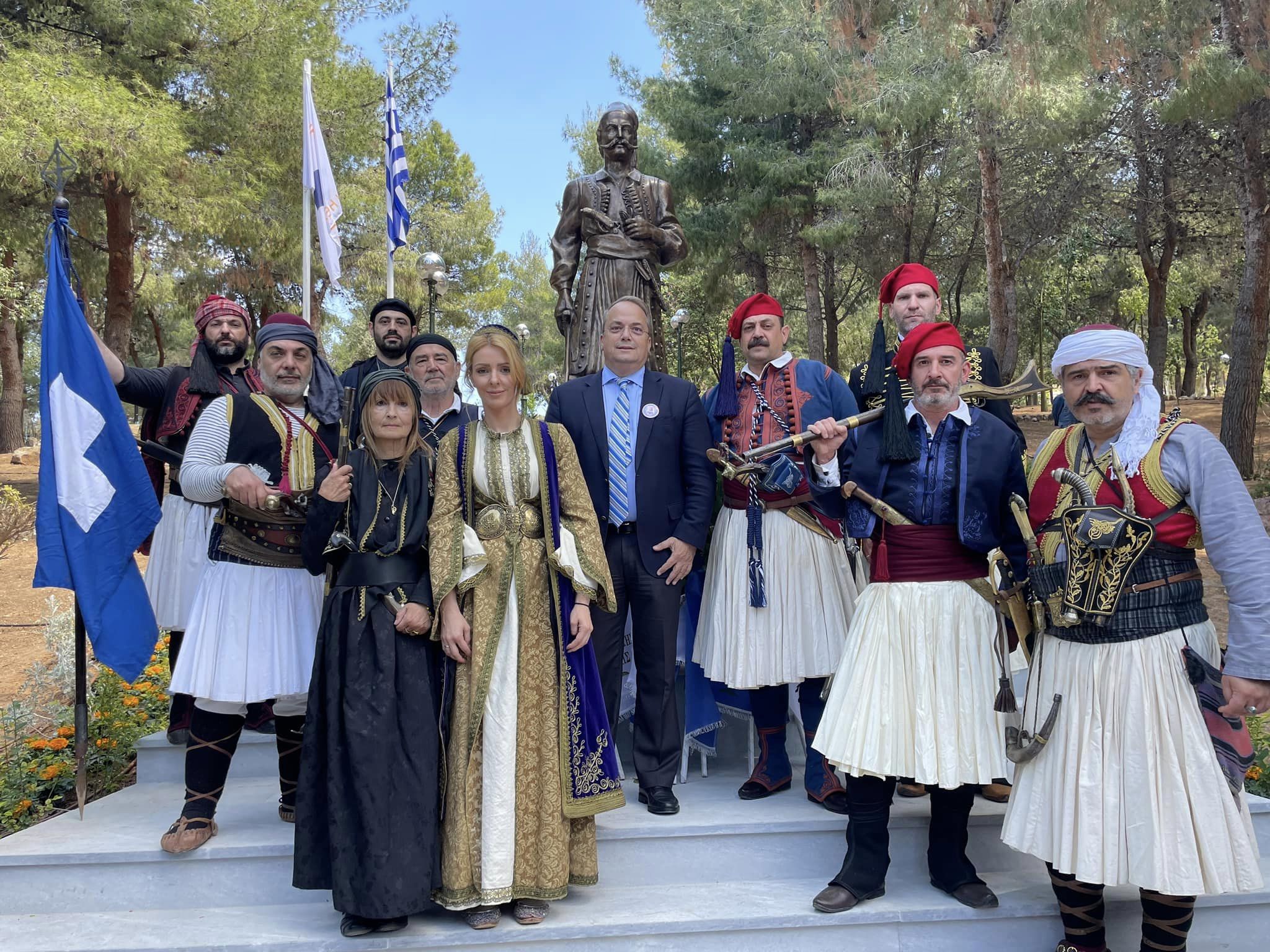 Ο Δήμος Βάρης Βούλας Βουλιαγμένης σε μία συγκινητική τελετή, τίμησε τον μεγάλο Έλληνα αγωνιστή, τον ήρωα της Ελληνικής Επανάστασης, Αρχιστράτηγο Πέτρο Μαυρομιχάλη