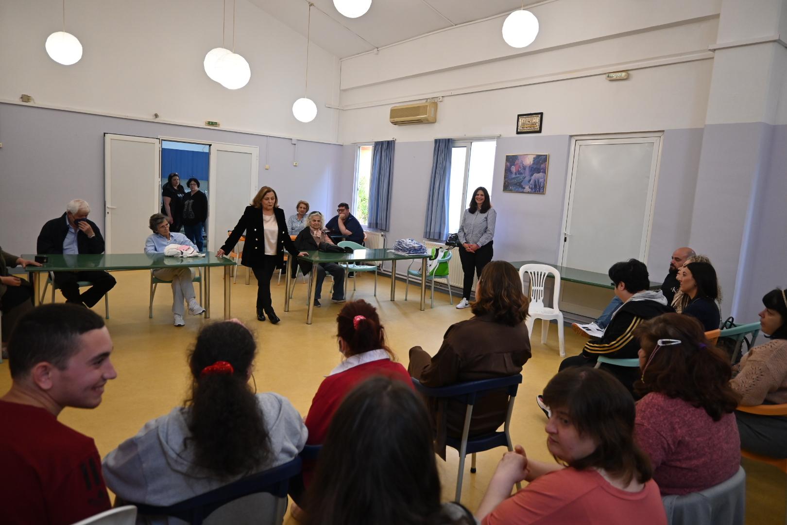 Το Αρχαίο Θέατρο Αχαρνών υιοθετήθηκε από το Κέντρο Ατόμων με ειδικές ανάγκες του Δήμου Αχαρνών "Αρωγή"