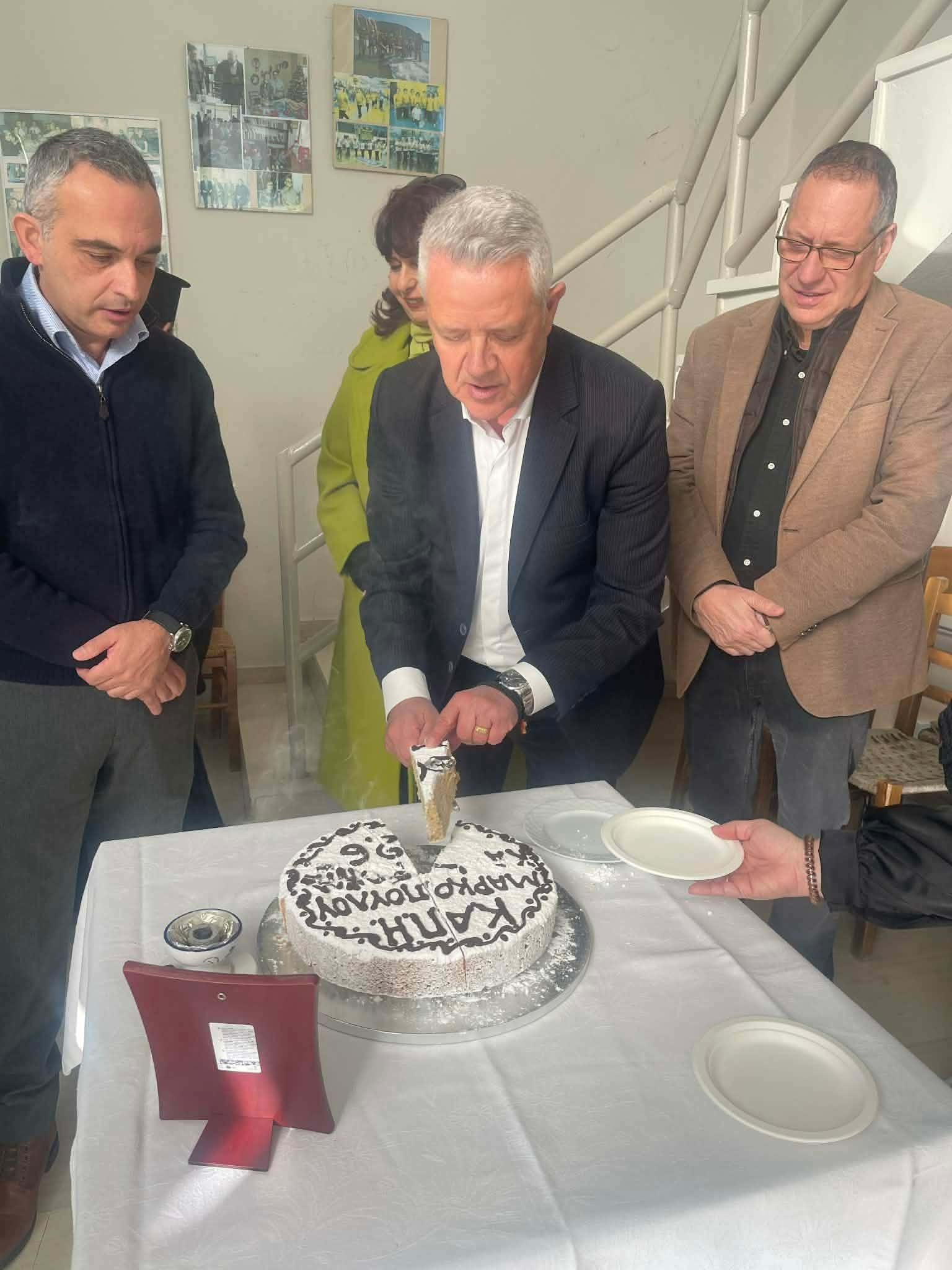 Με αισιοδοξία και πολλές ευχές πραγματοποιήθηκαν οι εκδηλώσεις κοπής της πρωτοχρονιάτικης πίτας στα ΚΑΠΗ του Δήμου Μαρκοπούλου Μεσογαίας