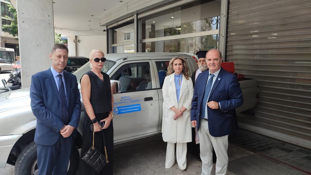 Η Διοίκηση του ΕΒΕΑ παρέδωσε στο Δήμο Διονύσου ένα τετρακίνητο πυροσβεστικό όχημα