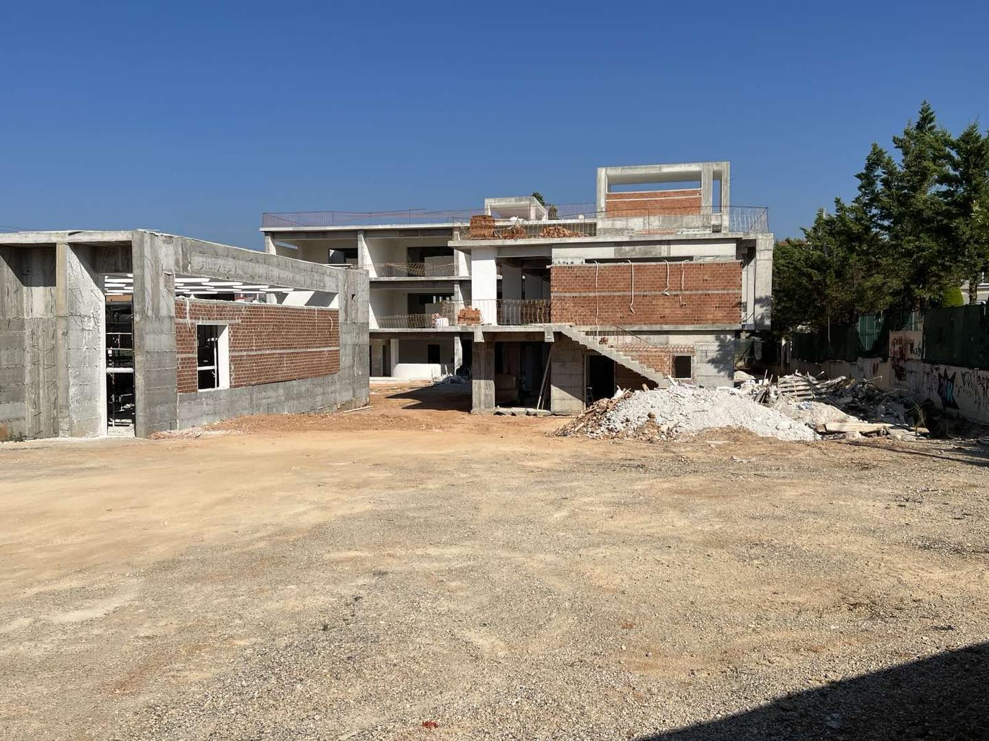 Χτίζονται νέα σχολεία στο Δήμο Διονύσου