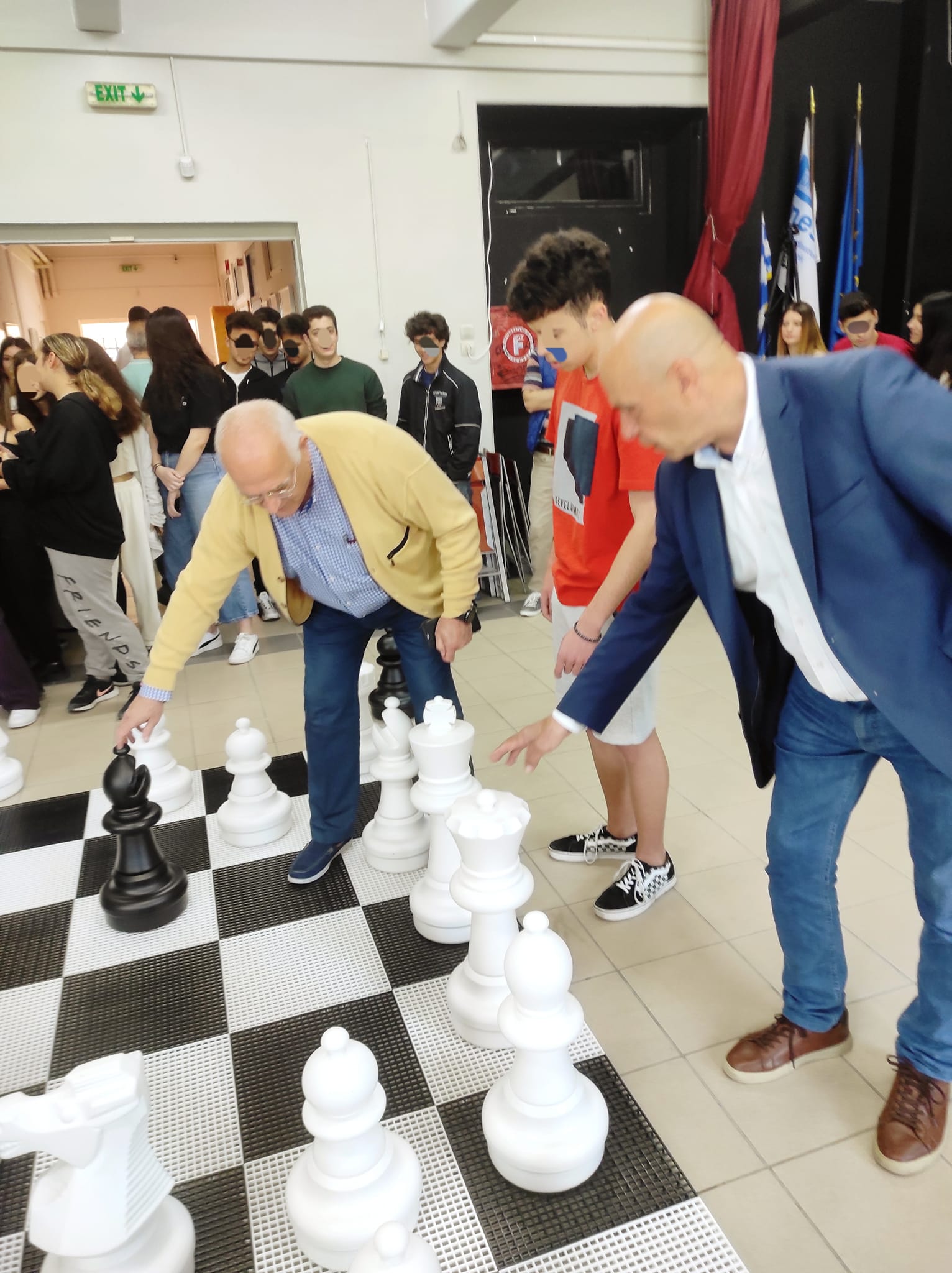 349085121_805796290567056_7466462185288969817_n_215c2.jpg
