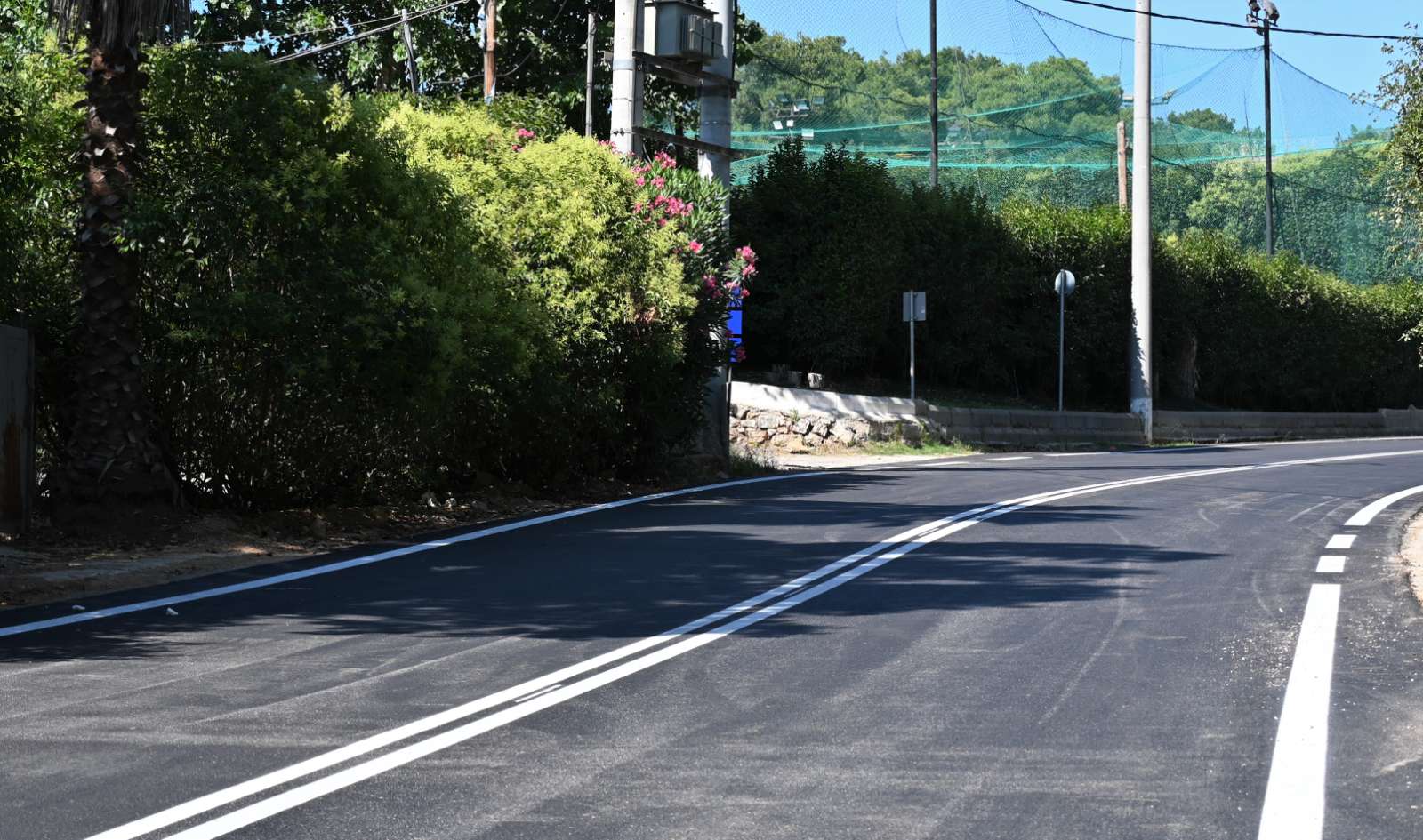 Ολοκληρώθηκε και παραδόθηκε στην κυκλοφορία ο δρόμος στο ρέμα της Χελιδονούς