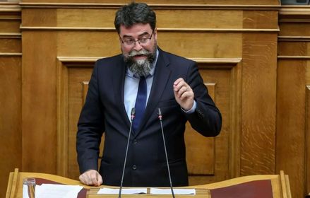Ο Βασίλης Οικονόμου είναι ο μοναδικός βουλευτής της Νέας Δημοκρατίας που παρέμεινε στη θέση του σε αυτή την αναβάθμιση των επιτροπών
