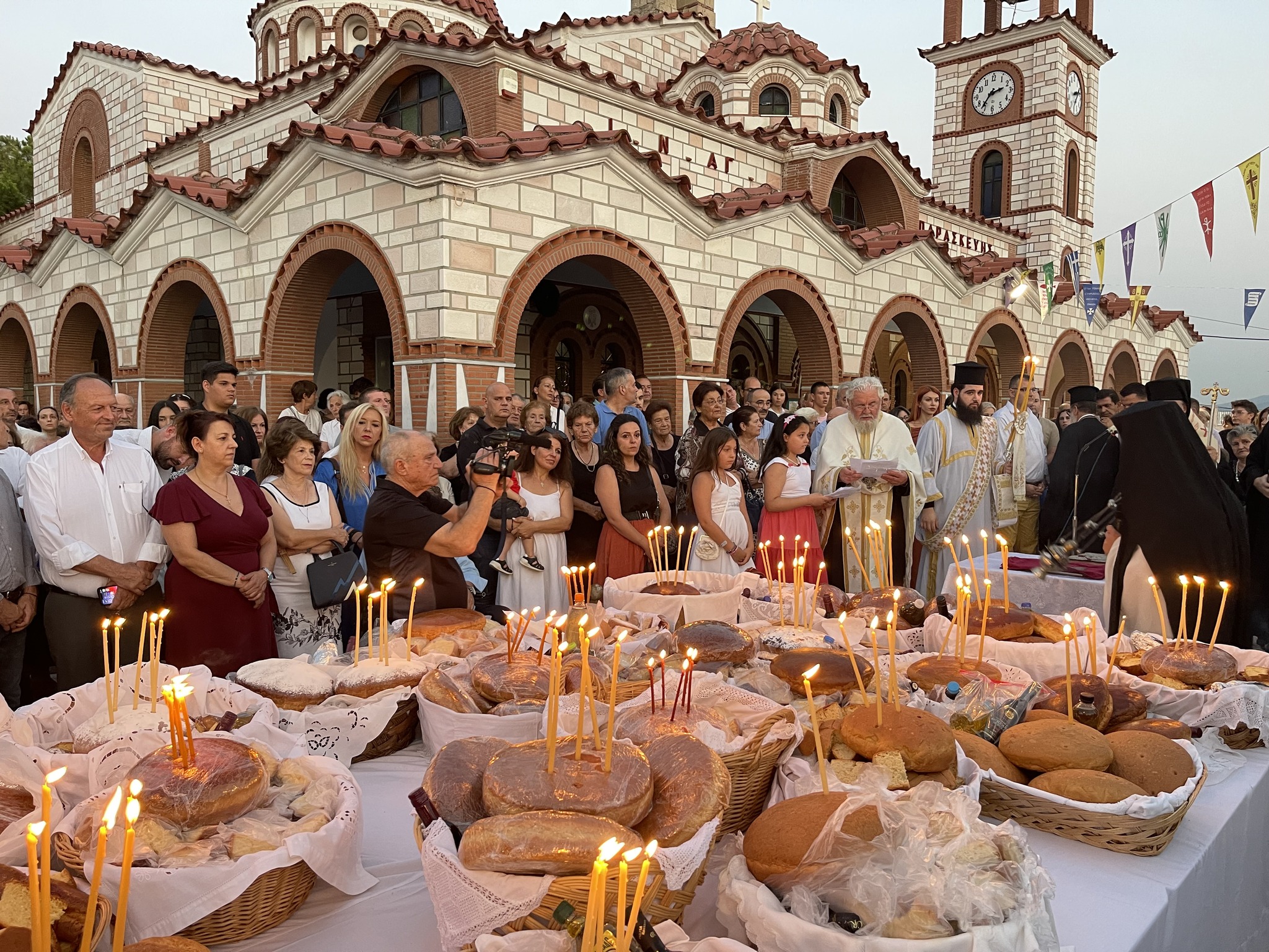Το Καπανδρίτι γιορτάζει τη μνήμη της Αγίας Παρασκευής
