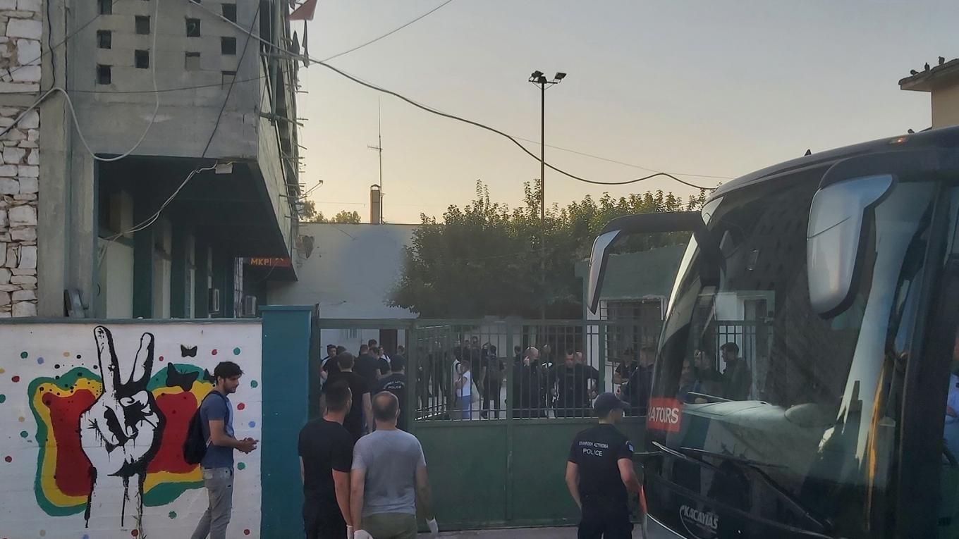 Ολοκληρώθηκε η μετεγκατάσταση των τελευταίων Κούρδων από το Δήμο Λαυρωτικής