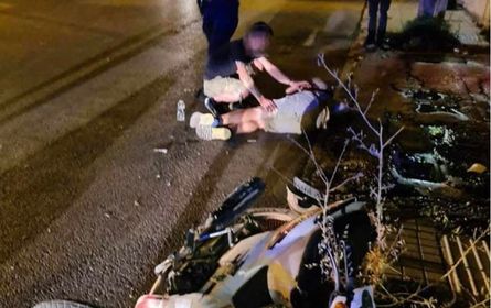 Αχαρνές: Αυτοκίνητο συγκρούστηκε με μηχανή – Τραυματίστηκε ο οδηγός του δικύκλου – ΦΩΤΟ