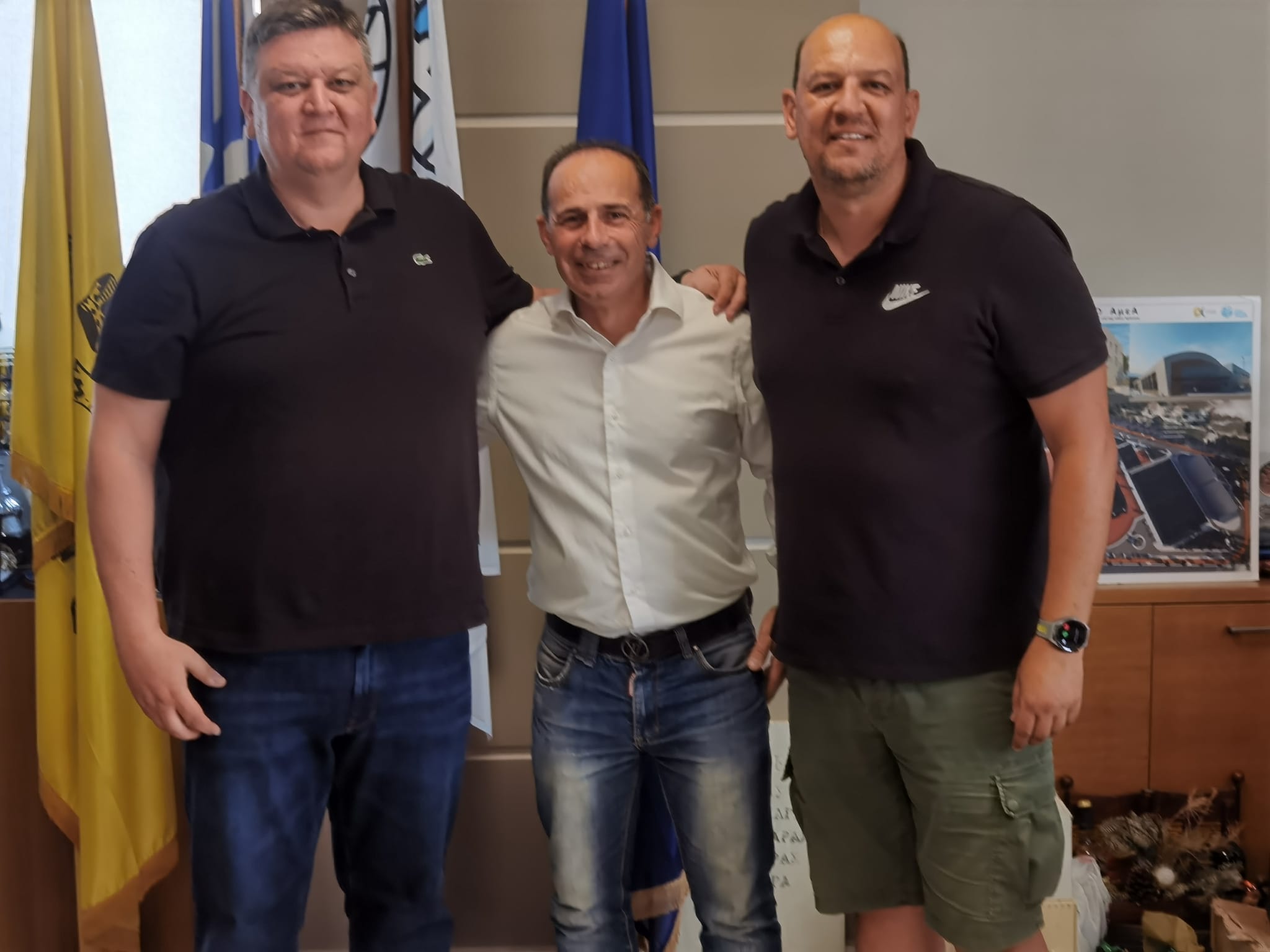 Ο Σπύρος Παπαβασιλείου στην ομάδα της ''Σύγχρονης Πολιτείας- Συνεργασία Ενεργών Πολιτών'', του Ευάγγελου Μπουρνούς