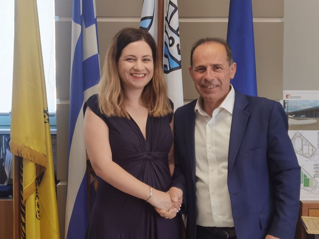 Η Αναστασία Θεοχάρη - Μανούκη στην ομάδα της ''Σύγχρονης Πολιτείας- Συνεργασία Ενεργών Πολιτών'', του Ευάγγελου Μπουρνούς