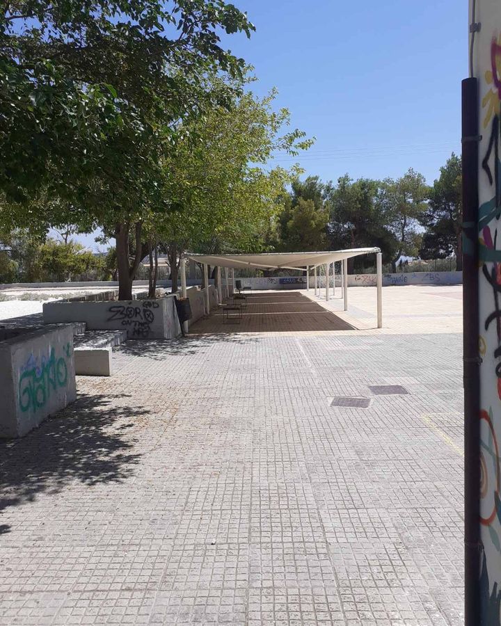 Ο Δήμος Παιανίας αποκατέστησε τα σκίαστρα στον προαύλιο χώρο του 1ου Δημοτικού Σχολείου Παιανίας