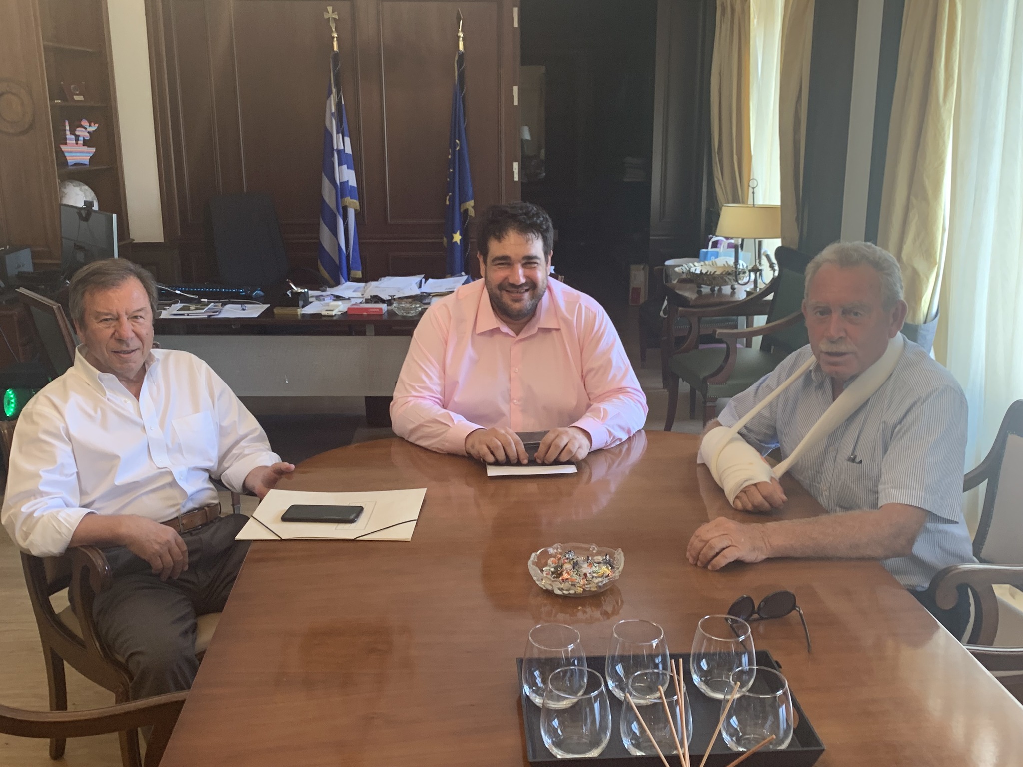 Πρώτη έκτακτη επιχορήγηση 300.000 ευρώ στον δήμο Σαρωνικού, λόγω της πυρκαγιάς
