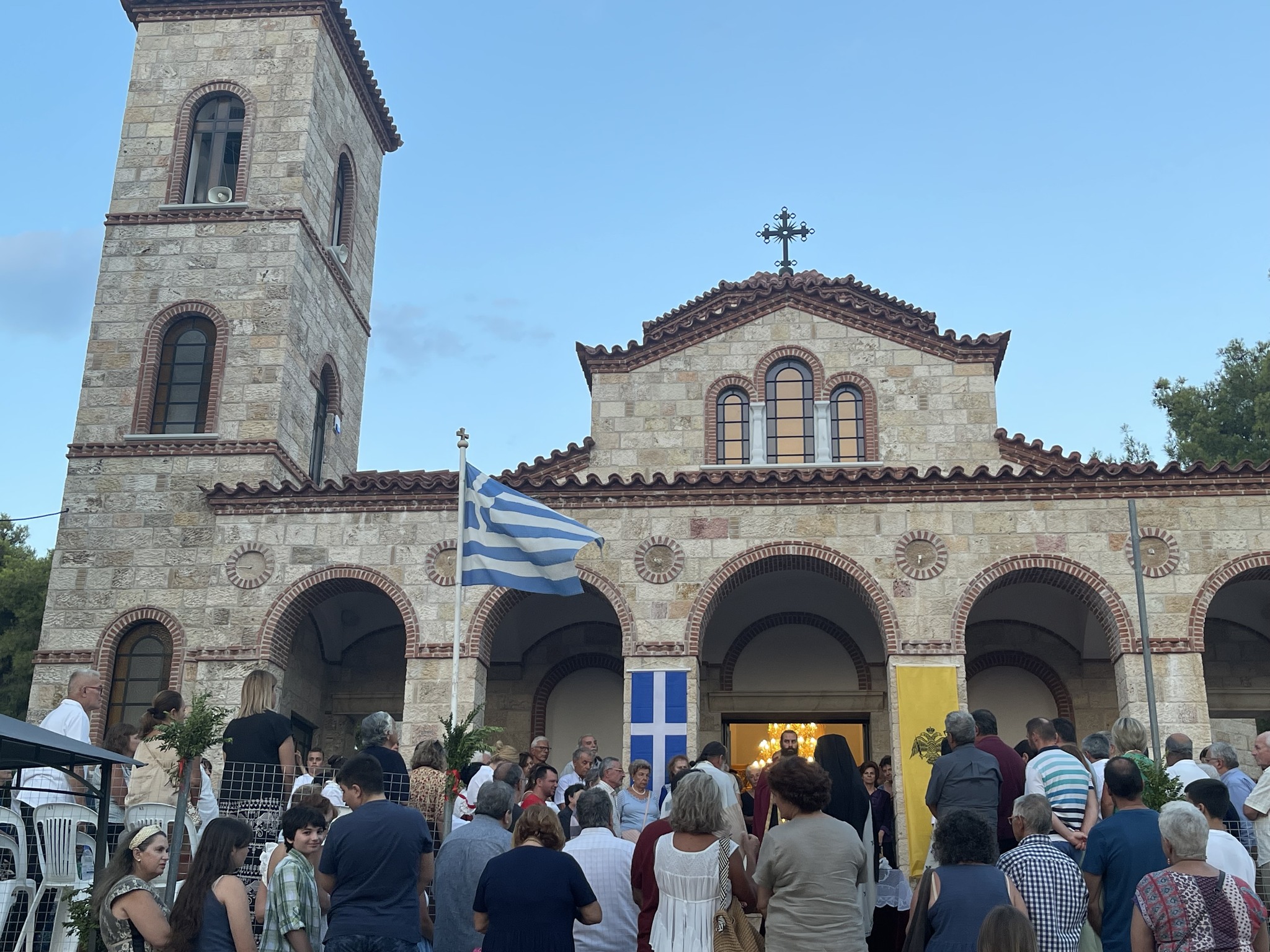 Τα Νέα Παλάτια γιόρτασαν τη μνήμη του Αγίου Τιμοθέουου Αρχιεπισκόπου Προκοννήσου