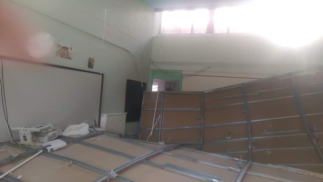 Πτώση ψευδοροφής σε μια αίθουσα του Δημοτικού Σχολείου Βαρνάβα