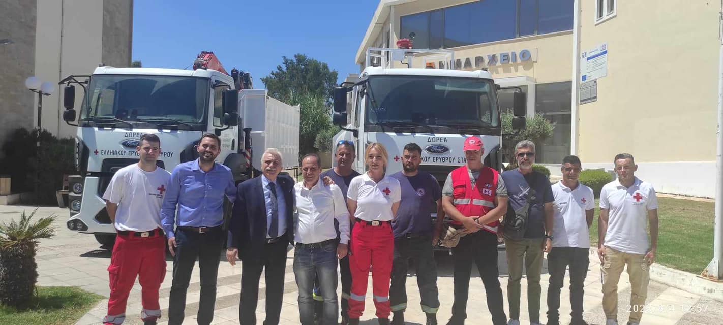 Μια υδροφόρα και ένα φορτηγό γερανοφόρο εντάσσονται στον στόλο του Δήμου Ραφήνας Πικερμίου