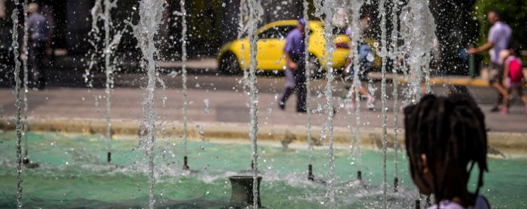 Στο "κόκκινο" ο υδράργυρος σε όλη τη χώρα: Πού θα δούμε 43άρια σήμερα, Πέμπτη και Παρασκευή οι πιο δύσκολες μέρες