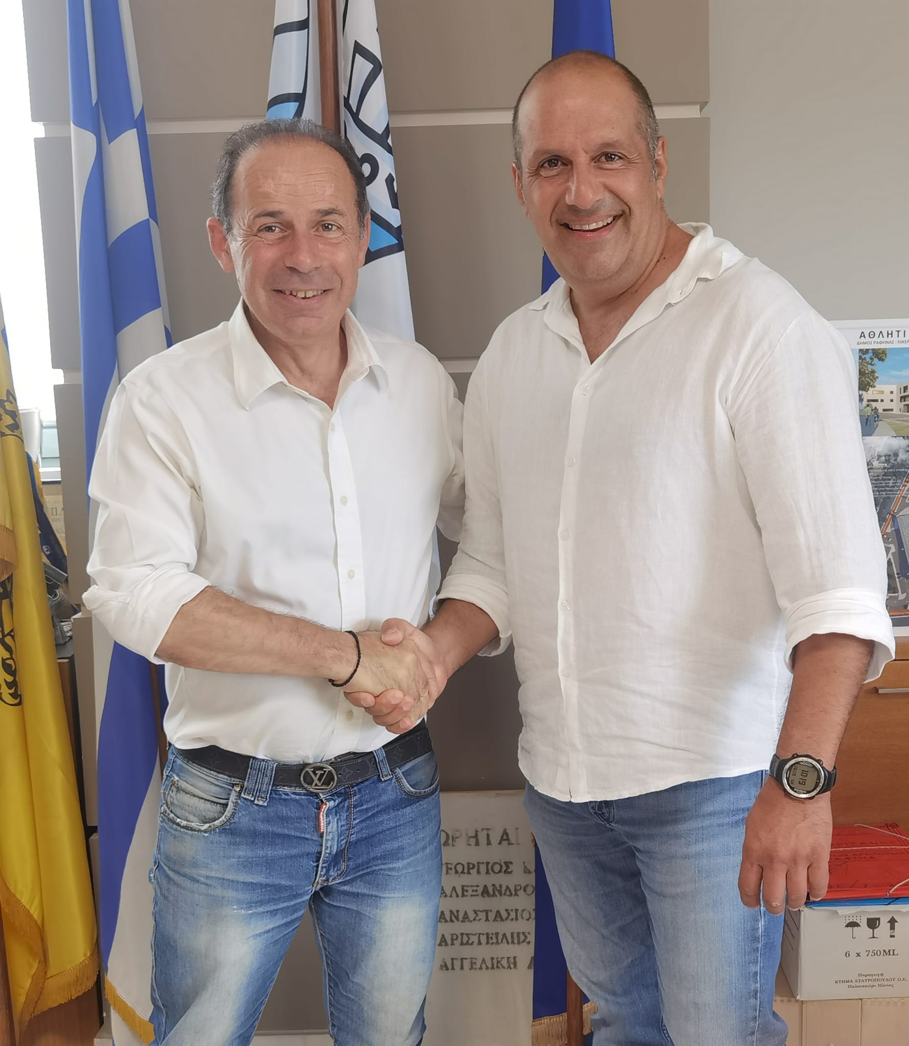 Ο Πέτρος Σάντ -Αγρονόμος στην ομάδα της ''Σύγχρονης Πολιτείας- Συνεργασία Ενεργών Πολιτών'', του Ευάγγελου Μπουρνούς